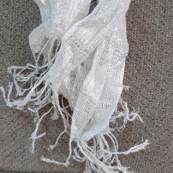 NWT Set of 2 Girls Silver & Purple Scarfs, OS - Picture 5 of 12